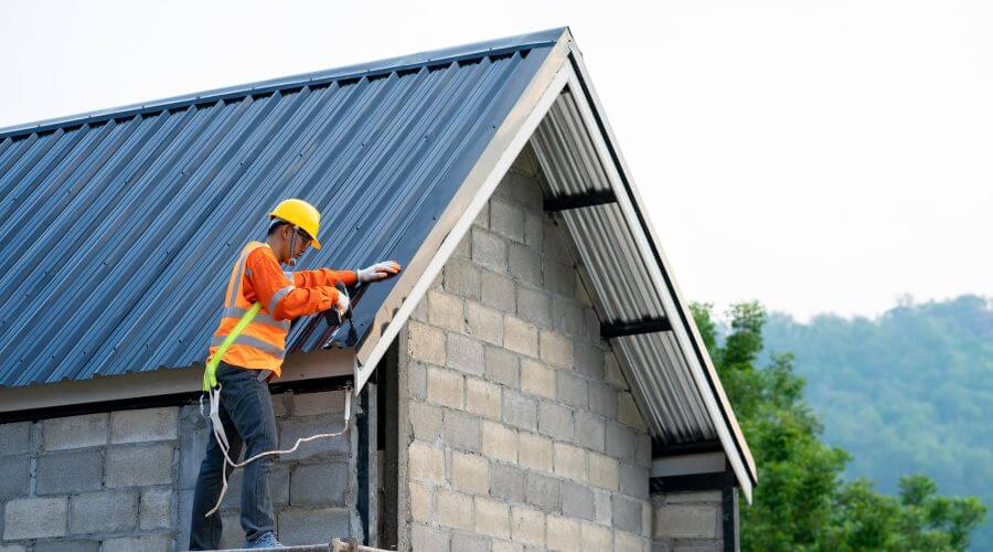 Expert Emergency Roof Repairs services in Lewis, KS